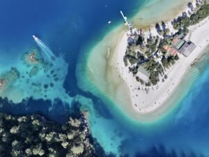 MUĞLA (AA) – Muğla'nın Fethiye, Marmaris ve Bodrum ilçelerinde, güneşli