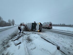 NEVŞEHİR (AA) – Nevşehir'de yolcu minibüsünün devrilmesi sonucu 6 kişi
