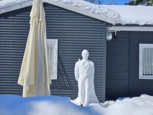 ORDU (AA) – Ordu'nun Altınordu ilçesinde kardan Atatürk heykeli yapıldı.