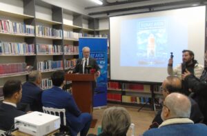 GAZİANTEP (AA) – Şair ve yazar Sunay Akın'ın Türkiye İş