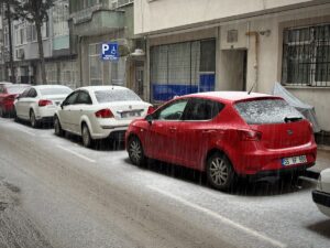 SAMSUN (AA) – Samsun merkez ve kentin yüksek kesimlerinde kar