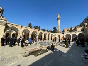 ŞANLIURFA (AA) – Hava sıcaklığının 15 derece civarında olduğu Şanlıurfa'da,