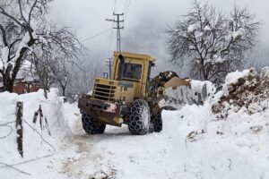 SİNOP (AA) – Sinop'ta kar yağışı nedeniyle kapanan 14 köy