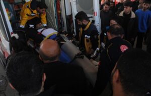 ŞIRNAK (AA) – Şırnak'ın Cizre ilçesinde pikabın şarampole yuvarlanması sonucu