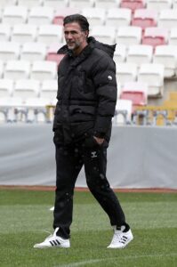 - "Tüm şehrin bir ve beraber olması lazım. Sadece Sivas'ta