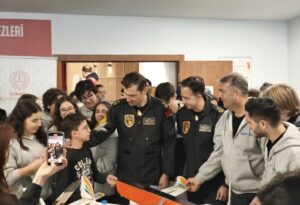 İSTANBUL (AA) – İstanbul Milli Eğitim Müdürlüğünce yürütülen "Köklerden Göklere