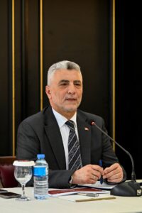 - "Sayın Cumhurbaşkanımızın liderliğinde 22 yılda artık dışarıdan, içeriden vesayet