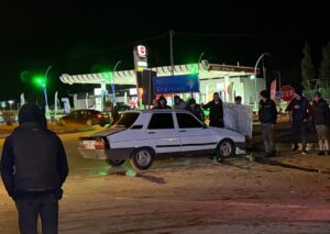 - Kaza, araç ve iş yerinin güvenlik kamerasına yansıdı