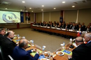 - "İş yerinde yetkili veya çalışan, eğitimle sertifika alacak, 50'den