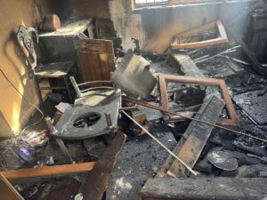 - İzinsiz gösteriler sırasında aydınlatma direklerini kırdığı tespit edilen 4