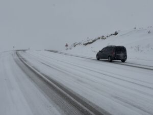 VAN (AA) – Van'da aralıklarla etkili olan kar yağışı ve