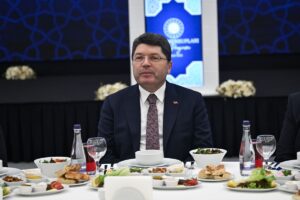 ANKARA (AA) – Adalet Bakanı Yılmaz Tunç, "Terörden kurtularak, birlik