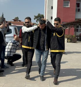 ADANA (AA) – Adana'da bir iş insanının, ağabeyine tabancayla ateş