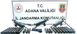 ADANA (AA) – Adana'nın Yüreğir ilçesinde, iş yerlerinde ruhsatsız tabanca
