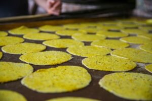 ADIYAMAN (AA) – Adıyaman'daki fırınlarda Ramazan Bayramı öncesinde "taplama" mesaisi