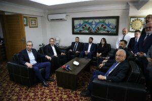 - "22 yıllık AK Parti iktidarı Türkiye'yi prangalarından kurtararak ayağa