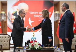 ANKARA (AA) – AK Parti heyeti, Ramazan Bayramı dolayısıyla MHP'ye