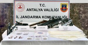 ANTALYA (AA) – Antalya'nın Alanya ilçesinde gerçekleştirilen uyuşturucu operasyonunda gözaltına