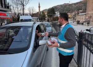 AMASYA (AA) – AK Parti Amasya İl Başkanlığı, "İftara 5
