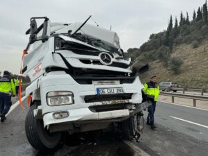 KOCAELİ (AA) – Anadolu Otoyolu'nun Kocaeli kesiminde zincirleme trafik kazası