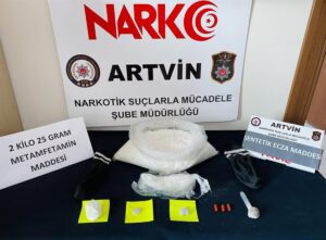 ARTVİN (AA) – Artvin'de uyuşturucu operasyonunda gözaltına alınan 4 şüpheli