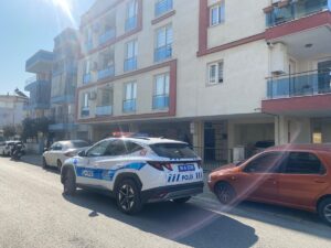 AYDIN (AA) – Aydın'ın Efeler ilçesinde komşular arasında çıkan bıçaklı