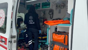 AYDIN (AA) – Aydın'ın Söke ilçesinde otomobilin şarampole devrilmesi sonucu