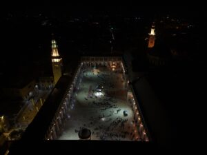 ŞAM (AA) – Suriye'de Baas rejiminin devrilmesinin ardından yüzlerce Suriyeli,