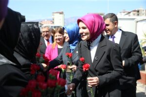 - "Proje kapsamında hem Ankara'dan hem İstanbul'dan gelen iş dünyasından