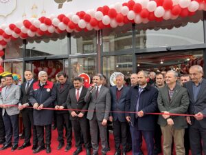 ADIYAMAN (AA) – Adıyaman'ın Kahta Belediyesi tarafından yaptırılan "Ramazan Çarşısı"nın