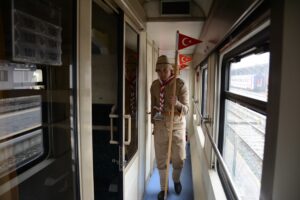 - Okuldan 110 yıl önce Çanakkale cephesine giden izciler için