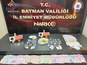 BATMAN (AA) – Batman'da düzenlenen uyuşturucu operasyonunda gözaltına alınan 3