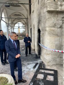 İSTANBUL (AA) – Beyoğlu’nda, tarihi Molla Çelebi Camii'nde çıkan yangın