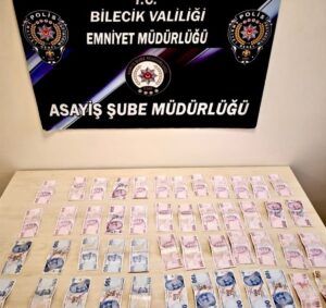 BİLECİK (AA) – Bilecik'te, yankesicilik yöntemiyle hırsızlık yaptıkları iddiasıyla polis