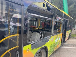 BURSA (AA) – Bursa'da Büyükşehir Belediyesine ait halk otobüsünün aydınlatma