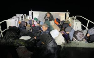 ÇANAKKALE (AA) – Çanakkale'nin Ayvacık ilçesi açıklarında 12'si çocuk 28