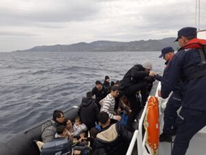 ÇANAKKALE (AA) – Çanakkale'nin Ayvacık ilçesi açıklarında 20'si çocuk 41