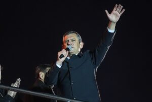 - "Cumhuriyet Halk Partisinin Genel Başkanı olarak, bütün üyelerime danışarak