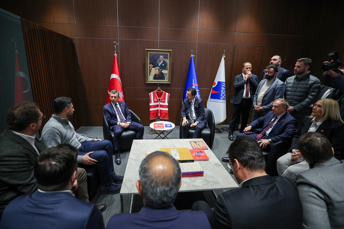 CHP Genel Başkanı Özel, Şişli Belediyesini ziyaret etti