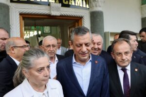 - "Türkiye'deki her iki seçmenden en az birine ulaşarak, imzasını