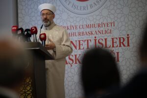 ANKARA (AA) – Diyanet İşleri Başkanı Ali Erbaş, basın kuruluşlarının