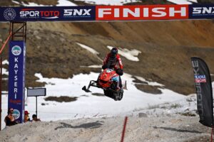 KAYSERİ (AA) – Erciyes Kayak Merkezi'nin ev sahipliği yaptığı Dünya