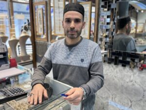 ERZURUM (AA) – Erzurum'da kuyumcuya sahte altın bozdurup kaçarken polislerce