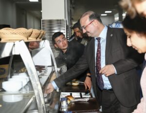 ERZURUM (AA) – Atatürk Üniversitesinde eğitim gören öğrencilere ramazan ayı