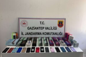 GAZİANTEP (AA) – Gaziantep'te gümrük kaçağı 107 cep telefonu ele
