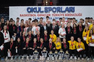 - Bakan Bak: "Basketbola, diğer branşlara yatırım yapmaya devam ediyoruz"