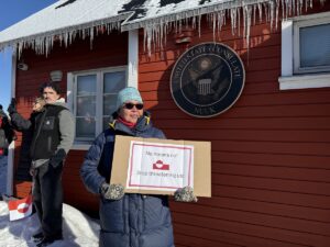 NUUK (AA) – Grönland'da yaklaşık 1000 kişilik grup, ABD Başkanı