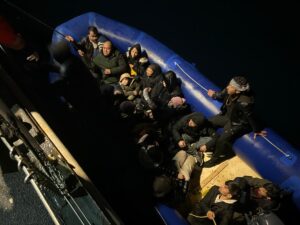 İZMİR (AA) – İzmir'in Çeşme ve Karaburun ilçeleri açıklarında 50