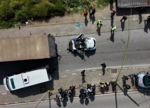 İZMİR (AA) – İzmir'in Çiğli ilçesinde tıra çarpan otomobilin sürücüsü