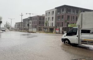 KAHRAMANMARAŞ (AA) – Kahramanmaraş'ta sağanak hayatı olumsuz etkiledi. Kentte etkili